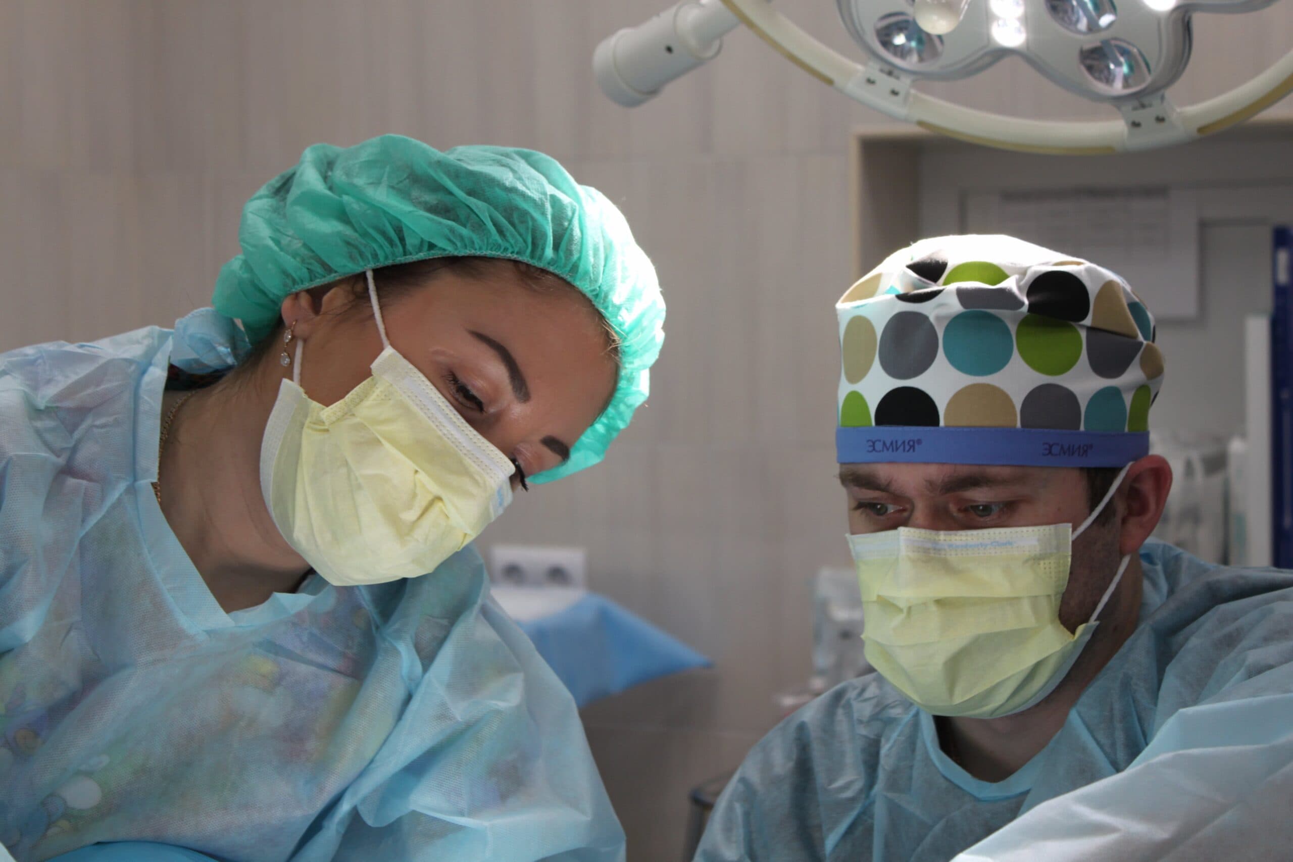 HIPAA compliance blog image of doctors in face masks
